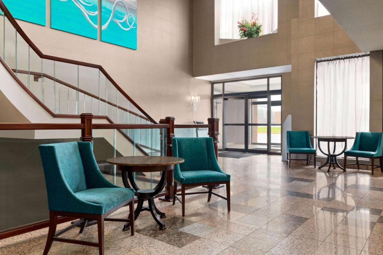 Ramada Plaza By Wyndham Niagara Falls Exterior foto