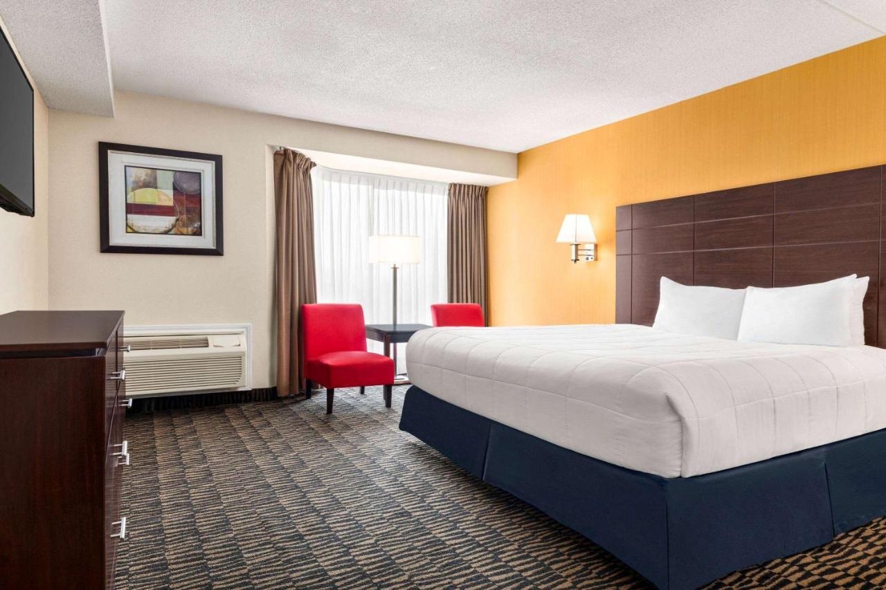 Ramada Plaza By Wyndham Niagara Falls Exterior foto