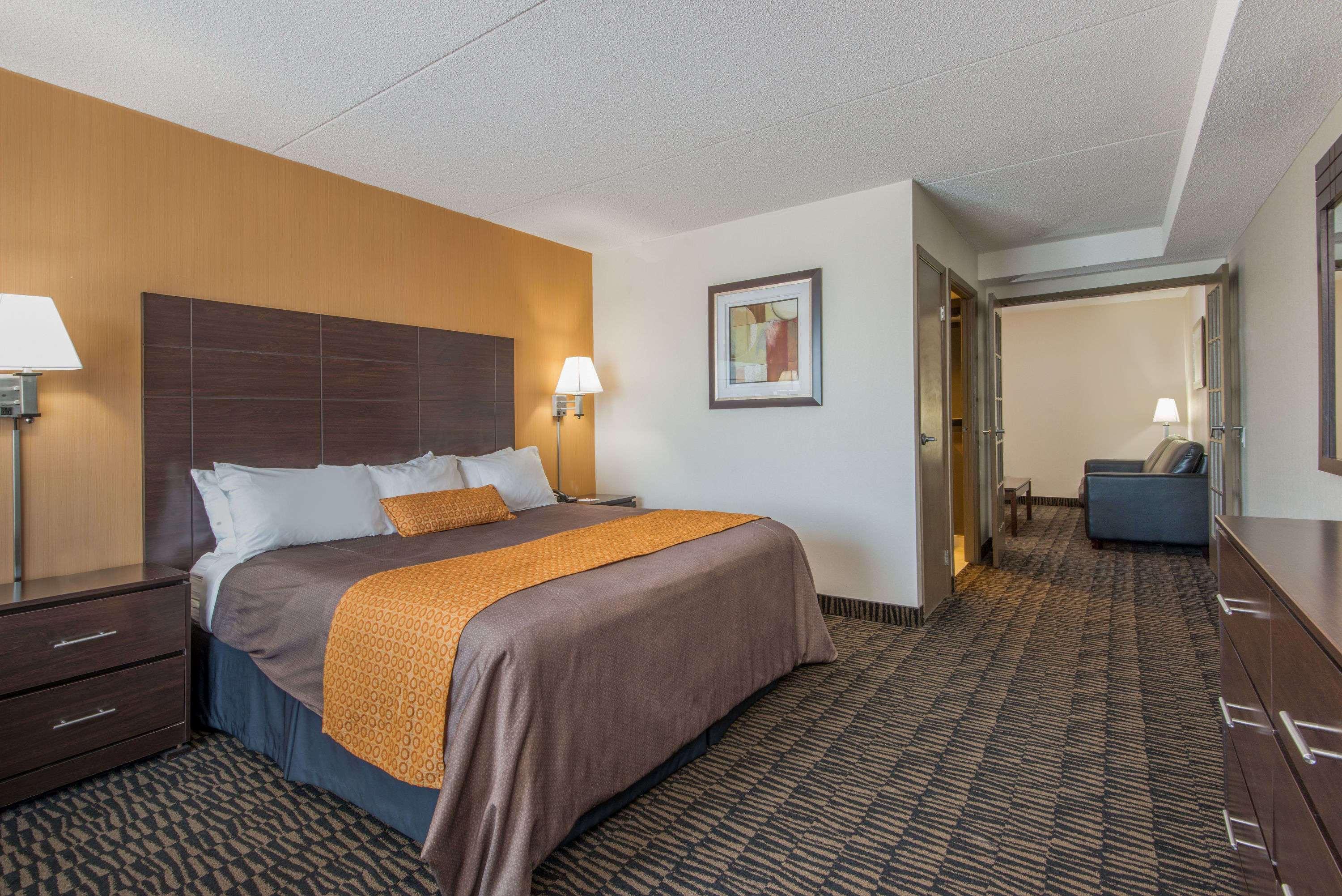 Ramada Plaza By Wyndham Niagara Falls Exterior foto