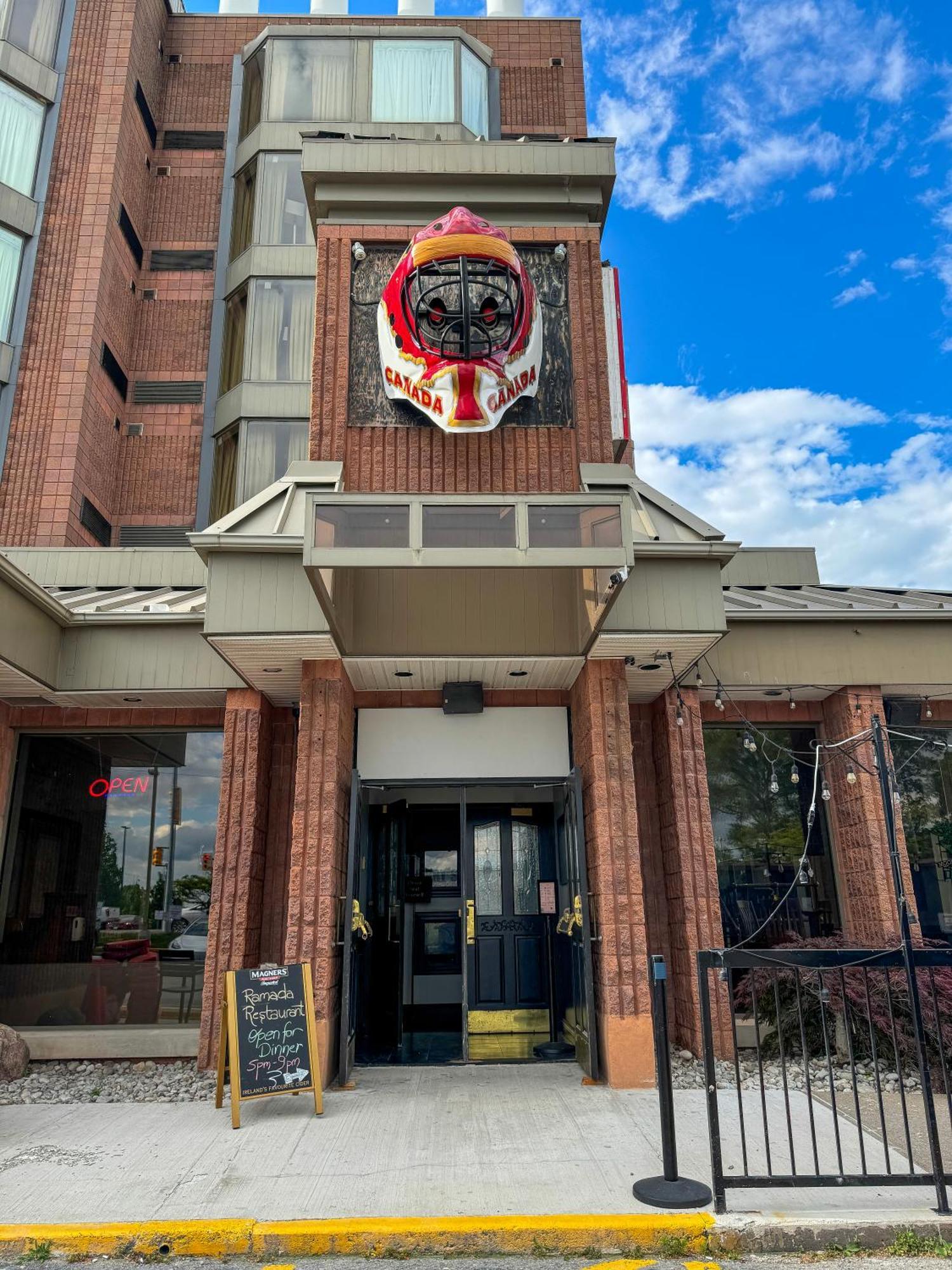 Ramada Plaza By Wyndham Niagara Falls Exterior foto